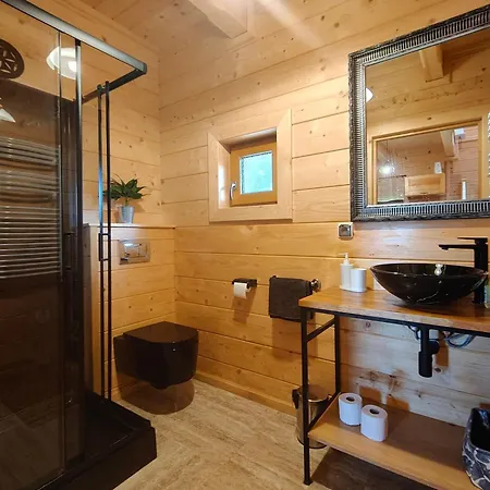 W Zebie Z Jacuzzi 자브
